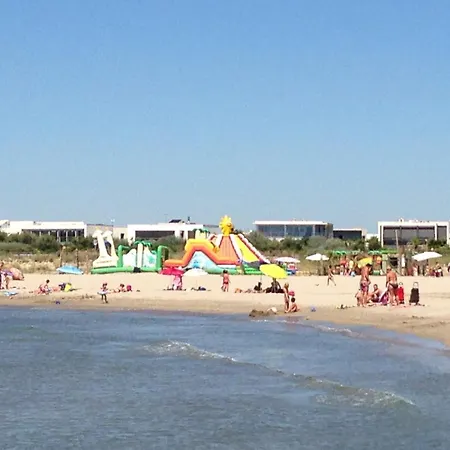 Climatise Pour 2 Avec Terrasse Et Parking Pres Des Plages - Fr-1-338-613 Daire *