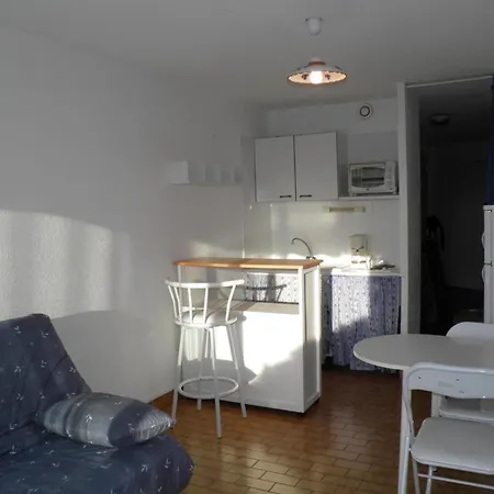Climatise Pour 2 Avec Terrasse Et Parking Pres Des Plages - Fr-1-338-613 * Sete