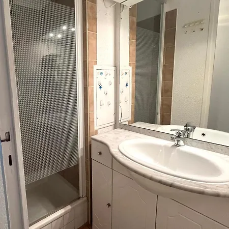 Climatise Pour 2 Avec Terrasse Et Parking Pres Des Plages - Fr-1-338-613 Sete